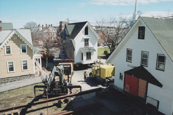 House Move Down Washington St - 2009